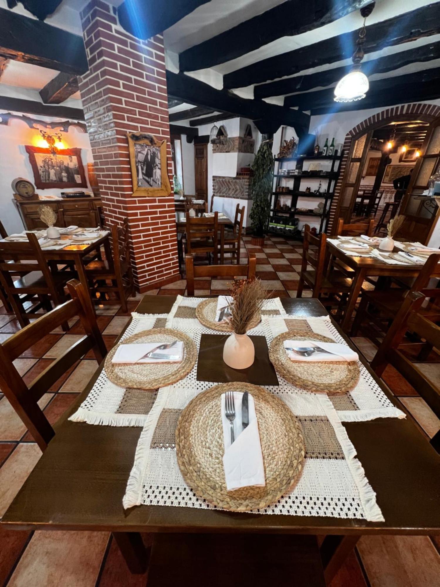 Dobres Hotel Rural El Sestil מראה חיצוני תמונה